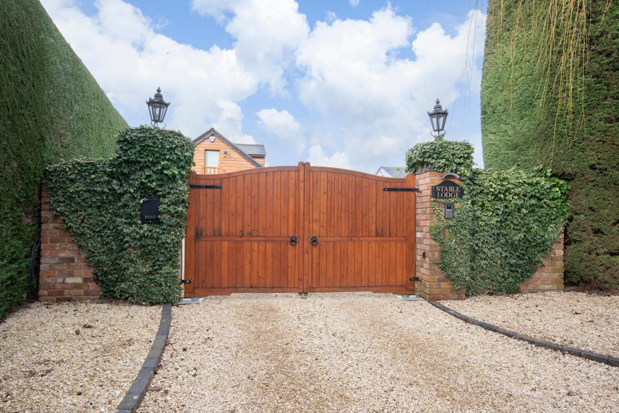 Stable Lodge - Boutique Bed & Breakfast Shurdington Exteriör bild