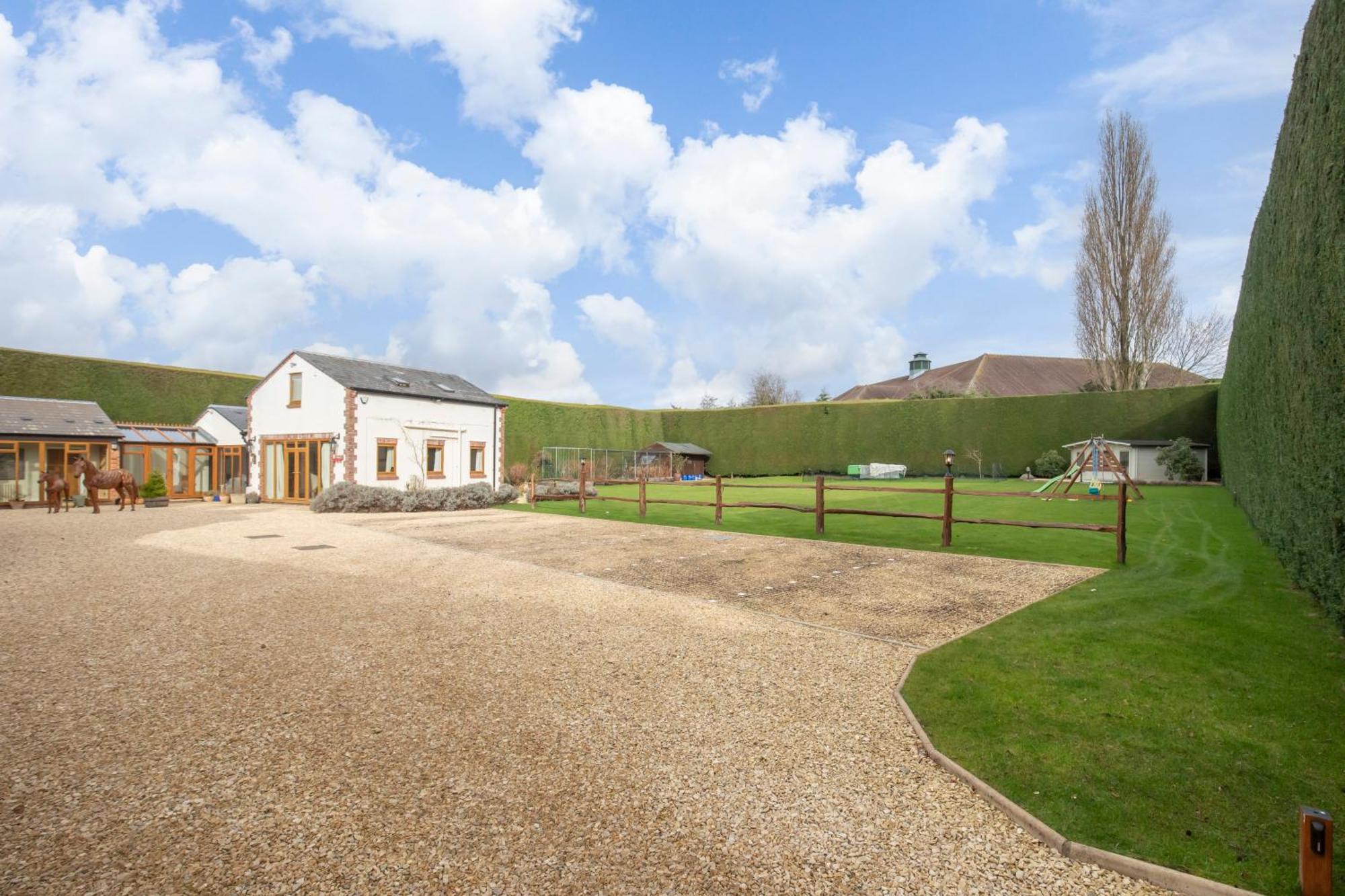 Stable Lodge - Boutique Bed & Breakfast Shurdington Exteriör bild
