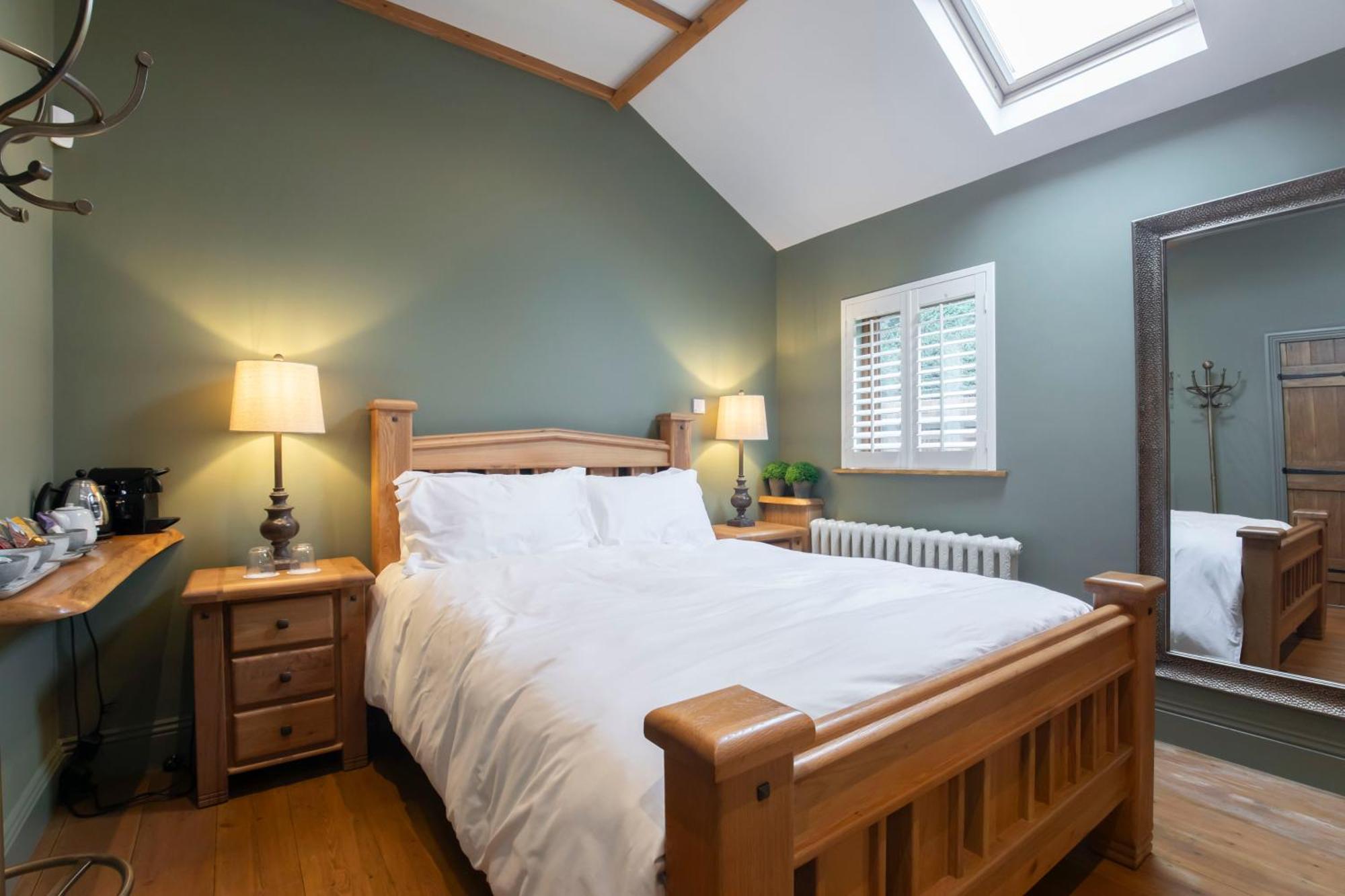 Stable Lodge - Boutique Bed & Breakfast Shurdington Exteriör bild